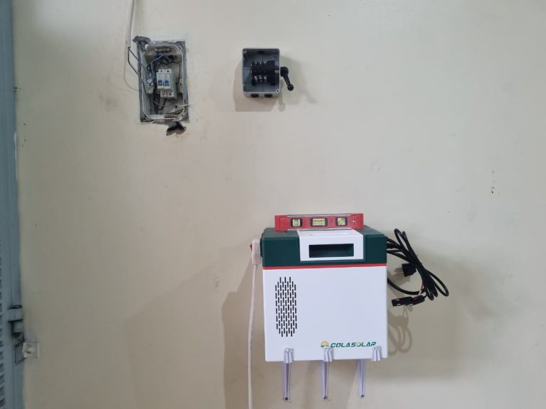 Cola Solar Power Portable Station